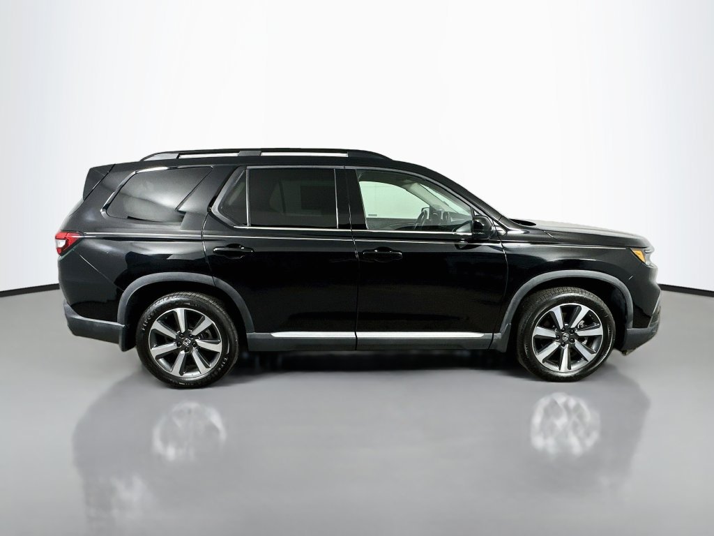 Used 2023 Honda Pilot Touring image 7