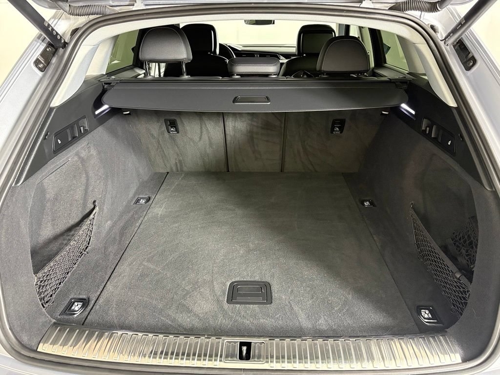 Used 2022 Audi e-tron Premium AWD/4WD image 18