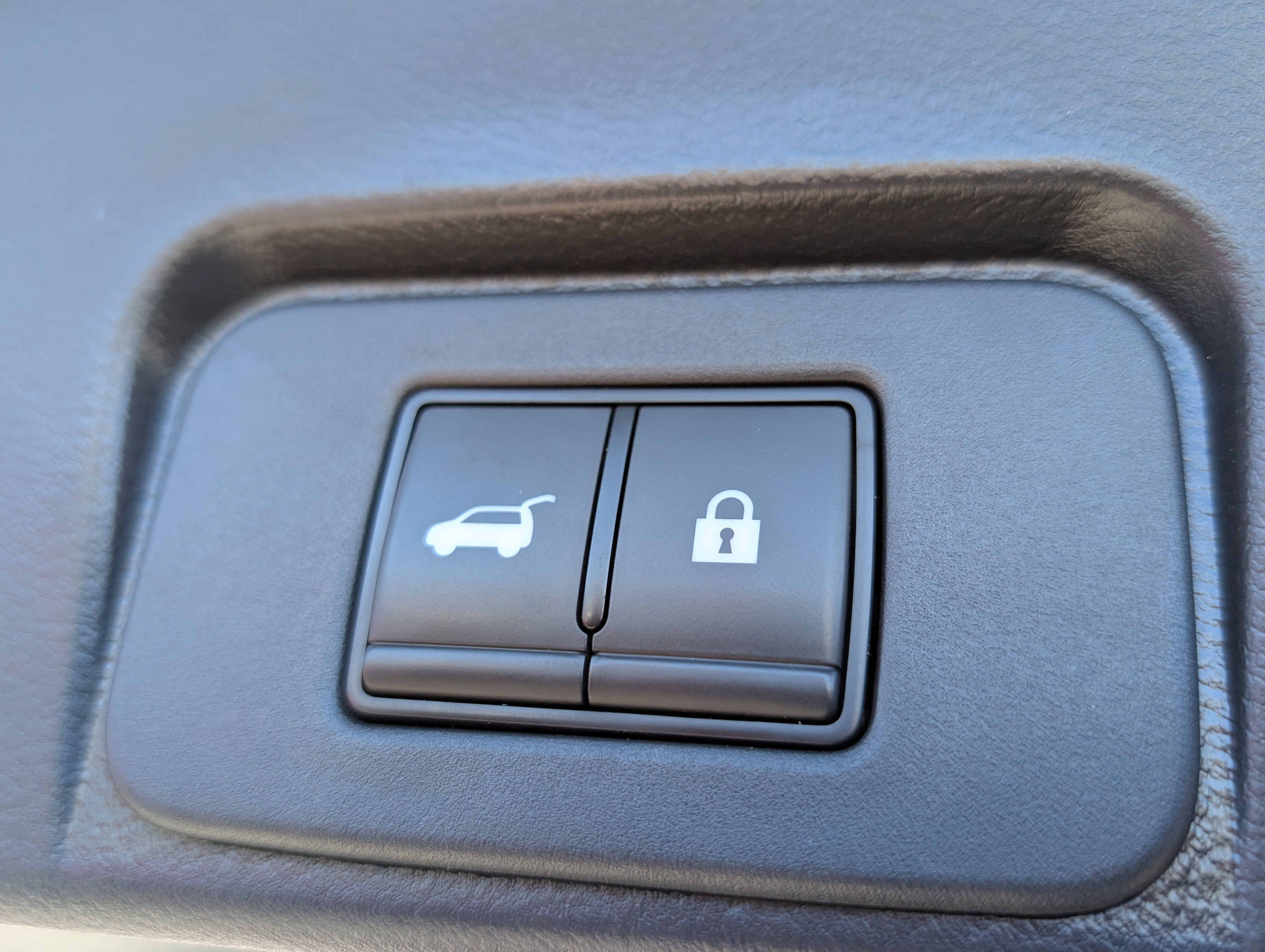 Used 2023 Nissan Rogue SL w/ SL Premium Package image 14