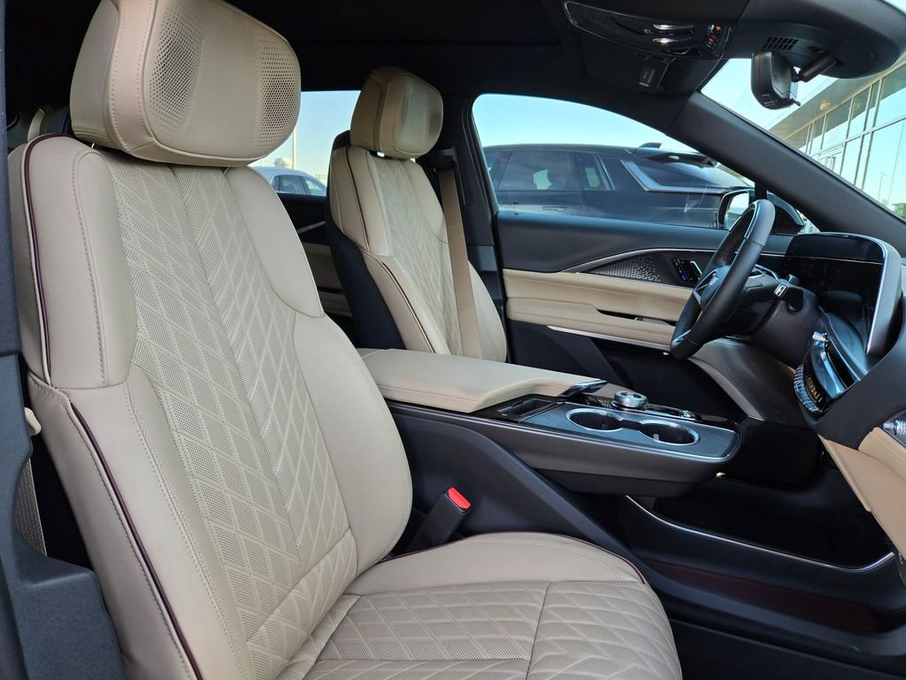 Certified 2024 Cadillac Lyriq Sport w/ Nappa Leather Package image 29