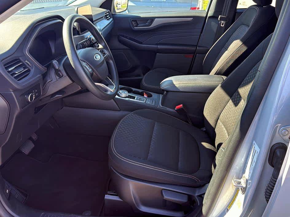 Used 2025 Ford Escape Active AWD/4WD image 12