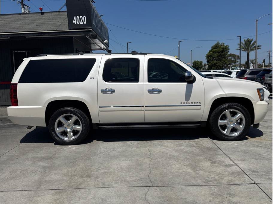 Used 2013 Chevrolet Suburban LTZ RWD image 8