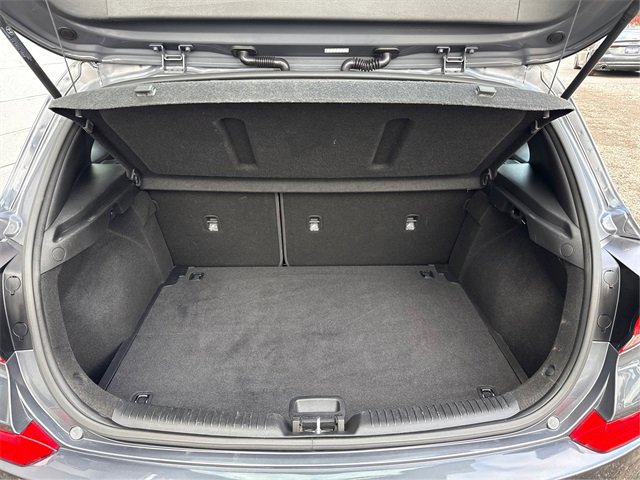 Used 2018 Hyundai Elantra GT image 14