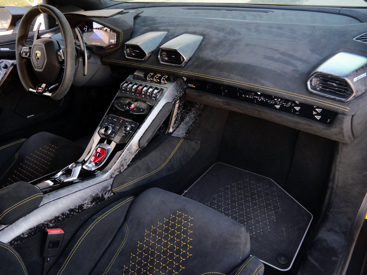 Used 2018 Lamborghini Huracan Performante image 29