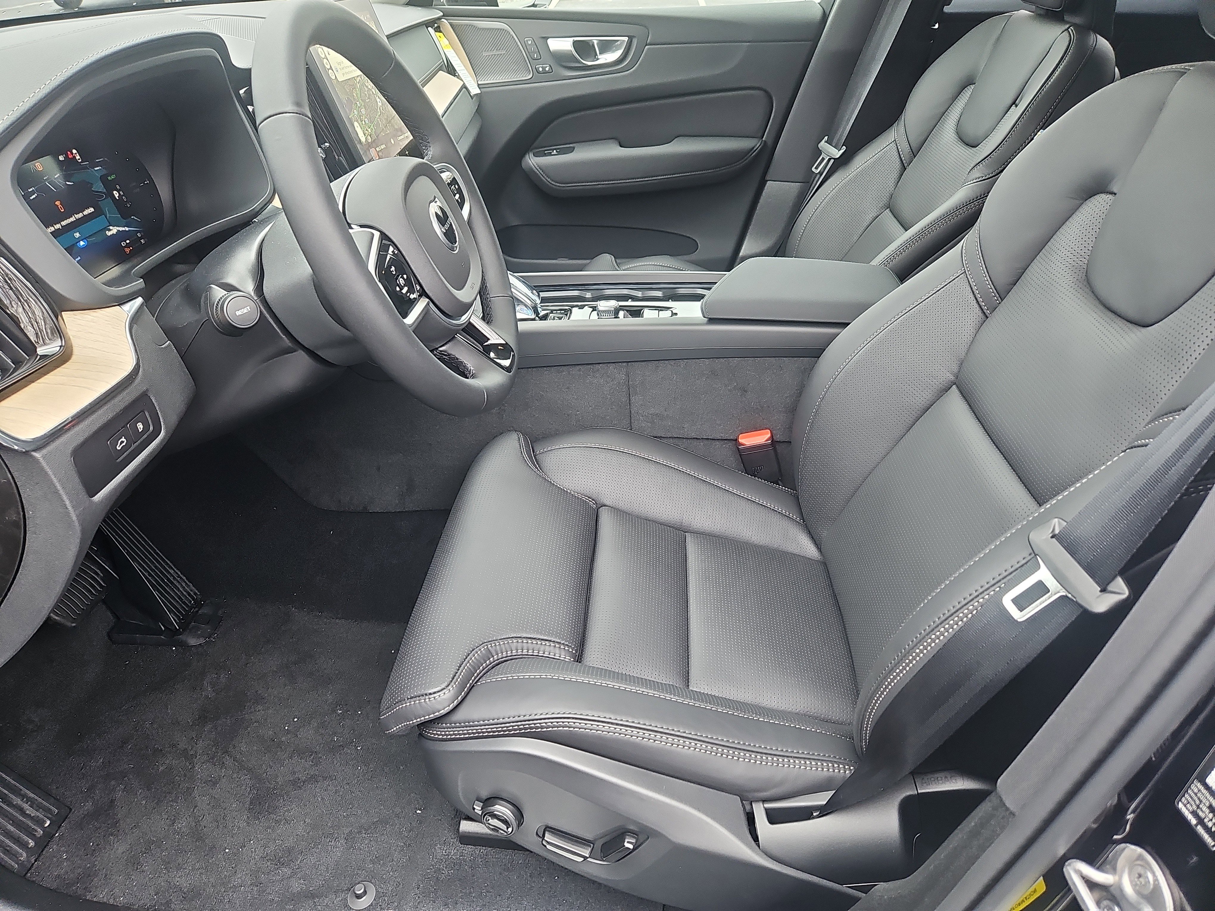 New 2026 Volvo XC60 T8 Ultra w/ Protection Package Premier image 21