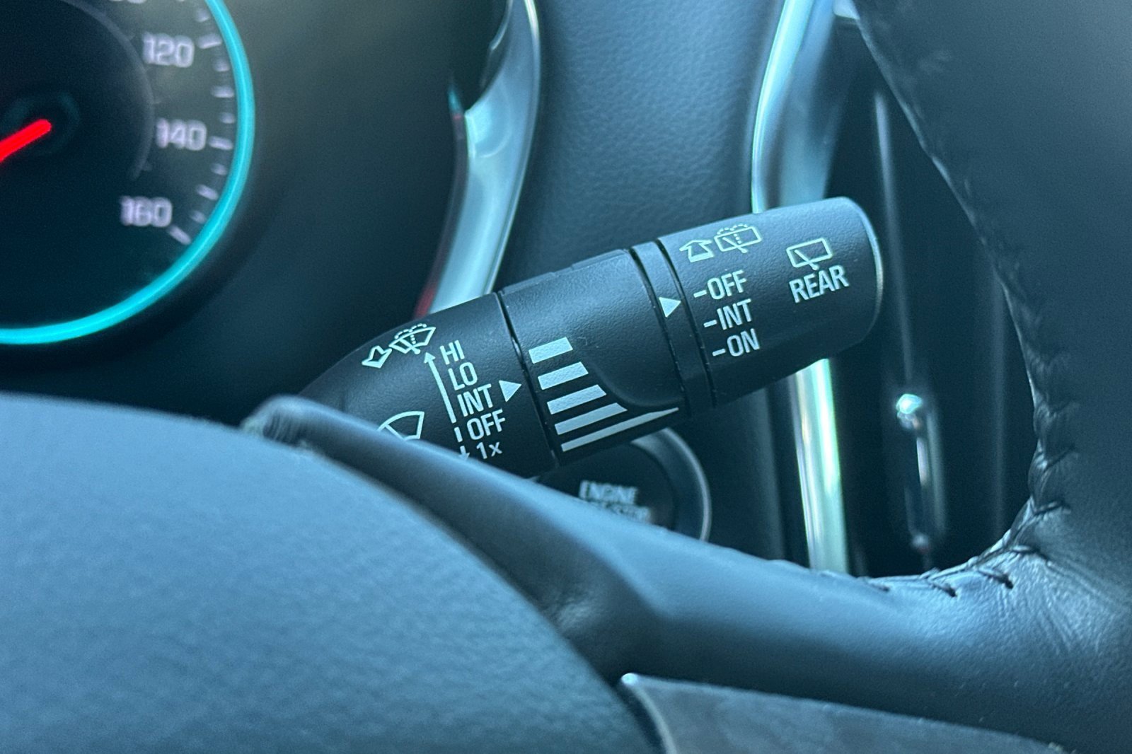 Used 2020 Chevrolet Traverse RS image 40