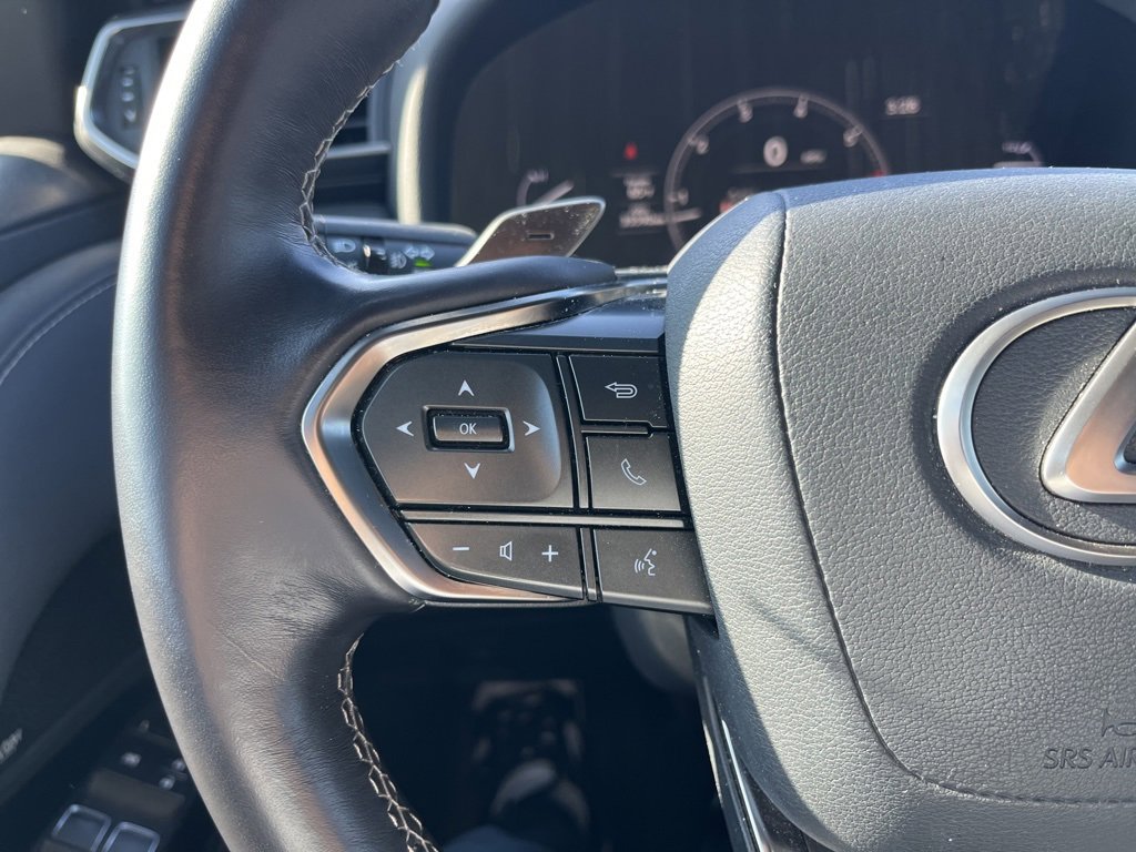 Used 2022 Lexus LX 600 4WD w/ Appearance Package image 17