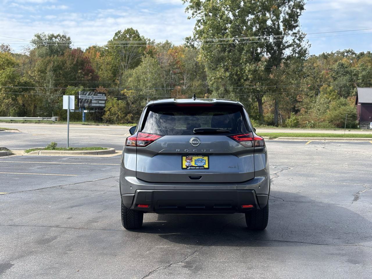 Used 2024 Nissan Rogue S AWD/4WD image 7