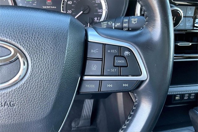 Used 2023 Toyota Highlander LE image 17