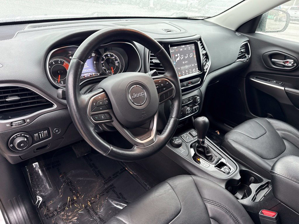 Used 2020 Jeep Cherokee Limited AWD/4WD image 2