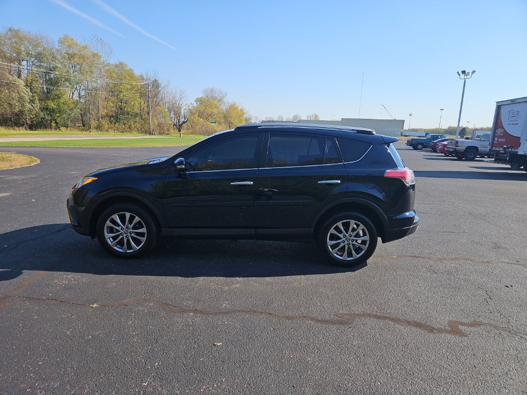 Used 2017 Toyota RAV4 Limited AWD/4WD image 4