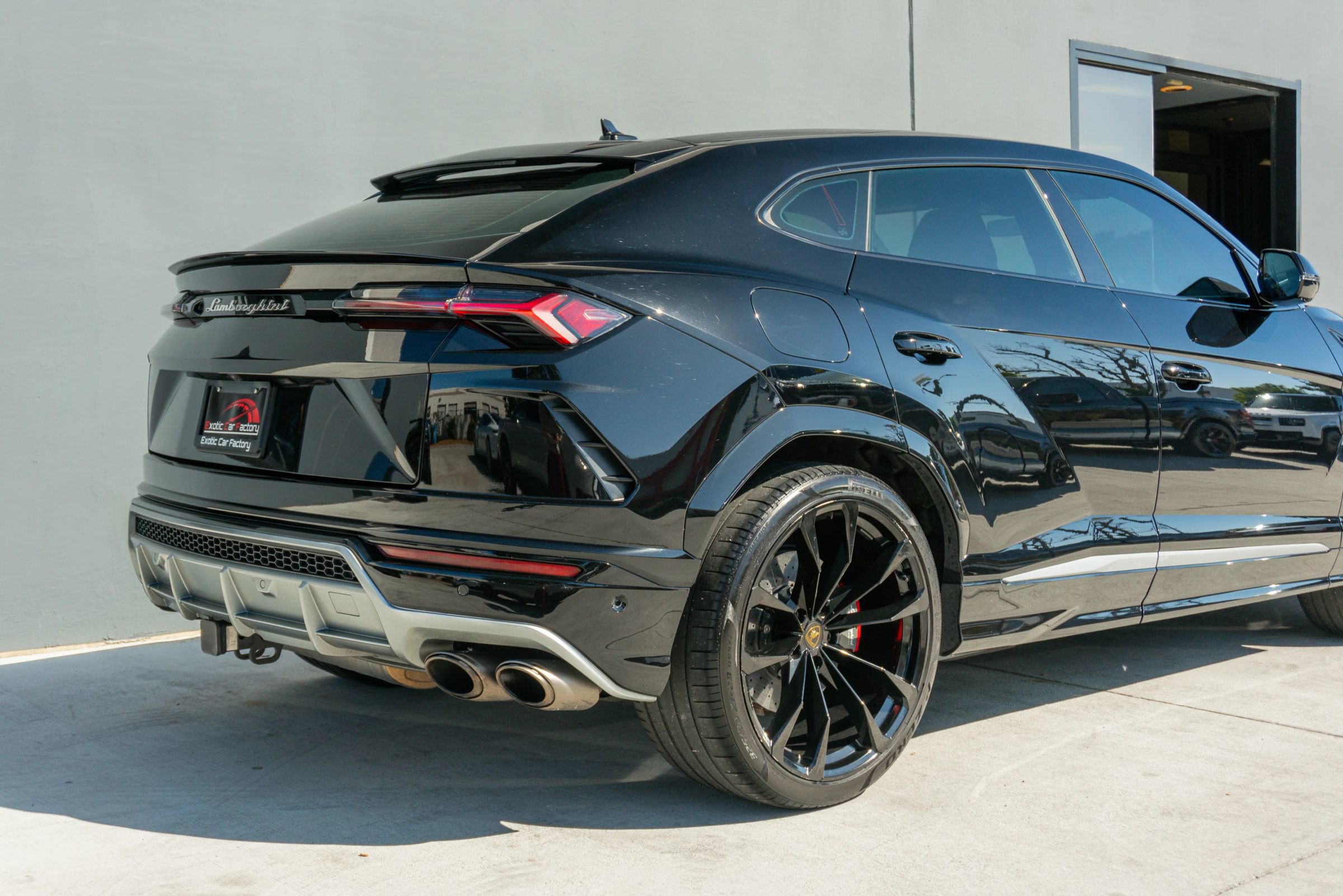 Used 2020 Lamborghini Urus image 35