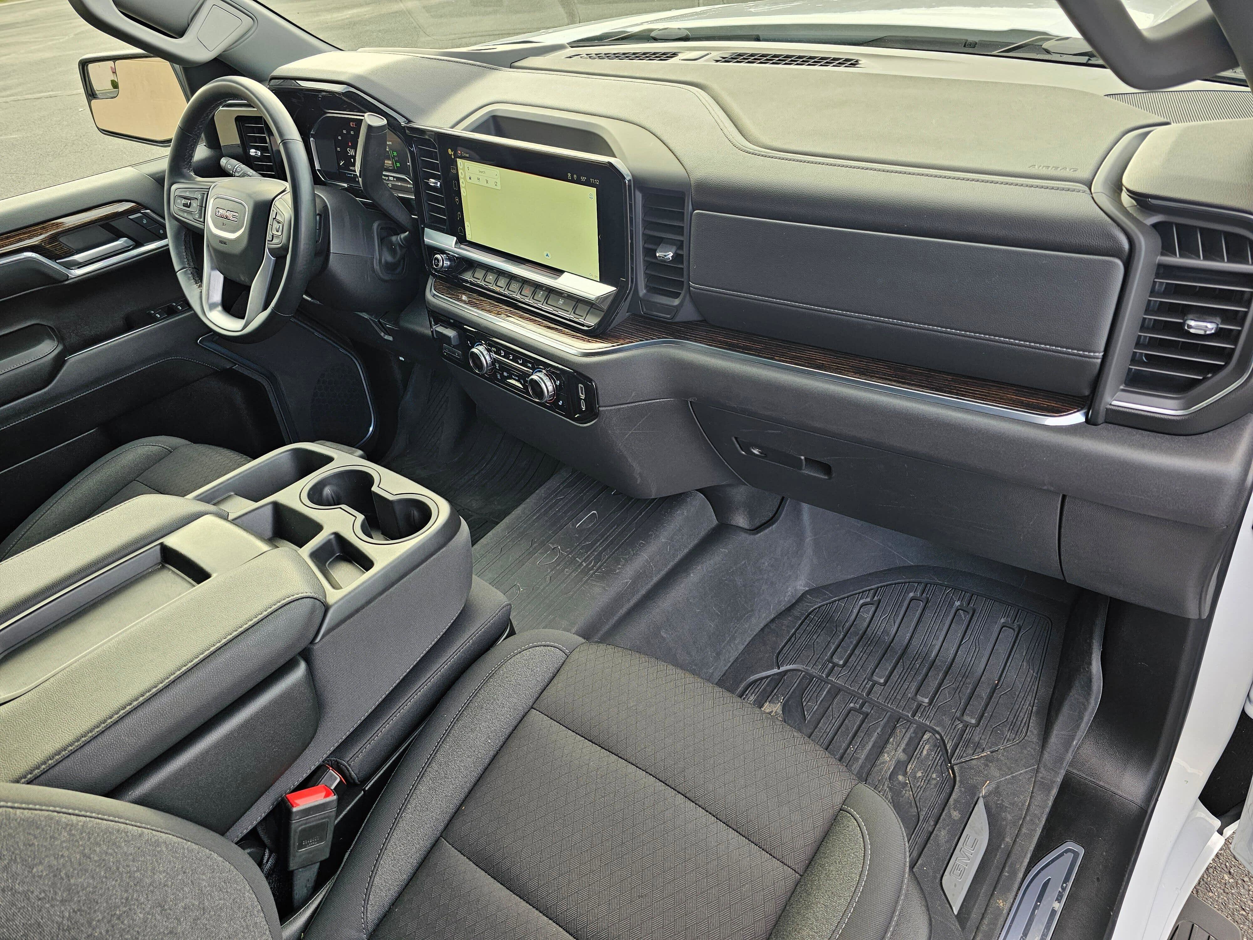 Used 2024 GMC Sierra 1500 Elevation w/ LPO, Elevation Black Package image 16