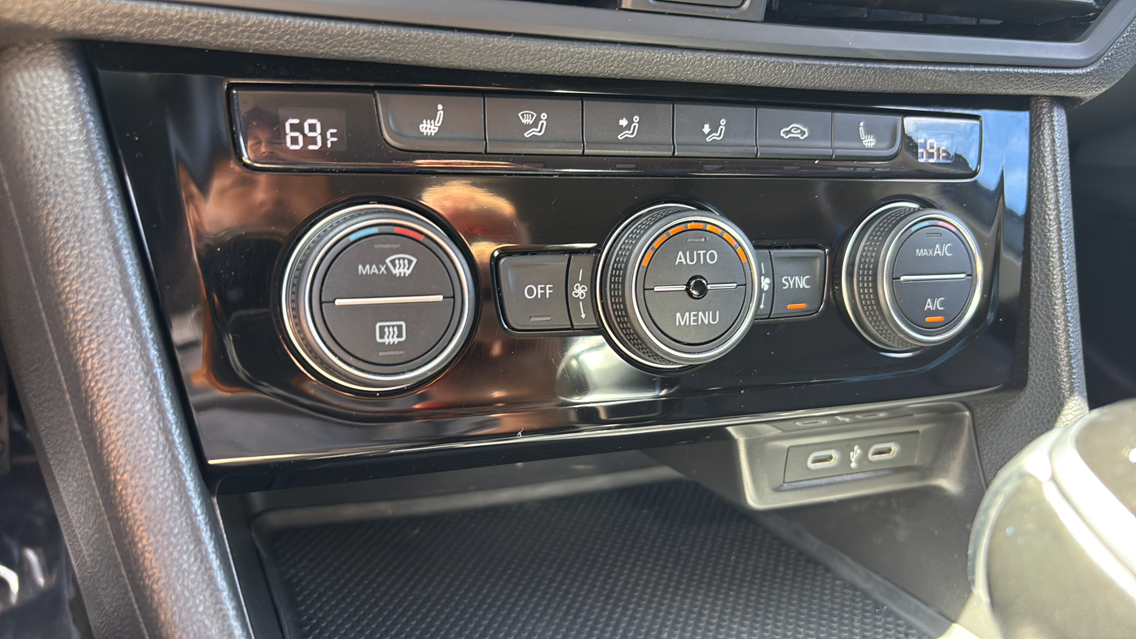 Used 2024 Volkswagen Jetta SE FWD image 20