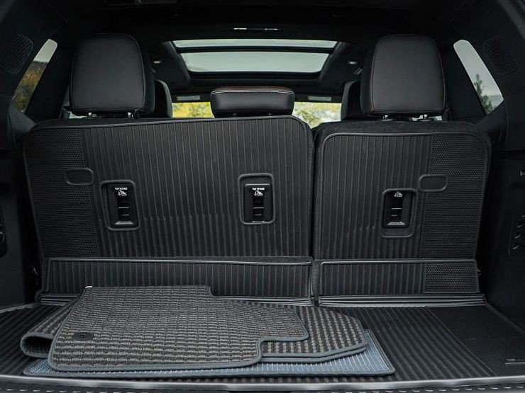New 2026 GMC Acadia Denali Ultimate w/ LPO, Floor Liner Package image 8