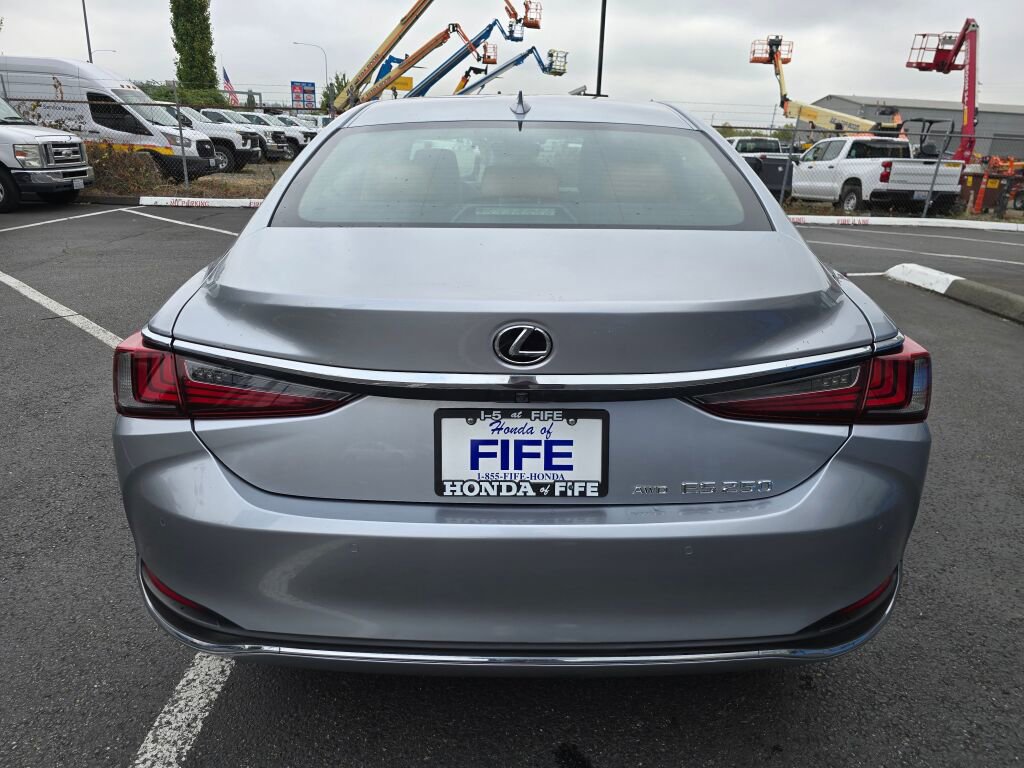 Used 2022 Lexus ES 250 w/ Premium Package image 4