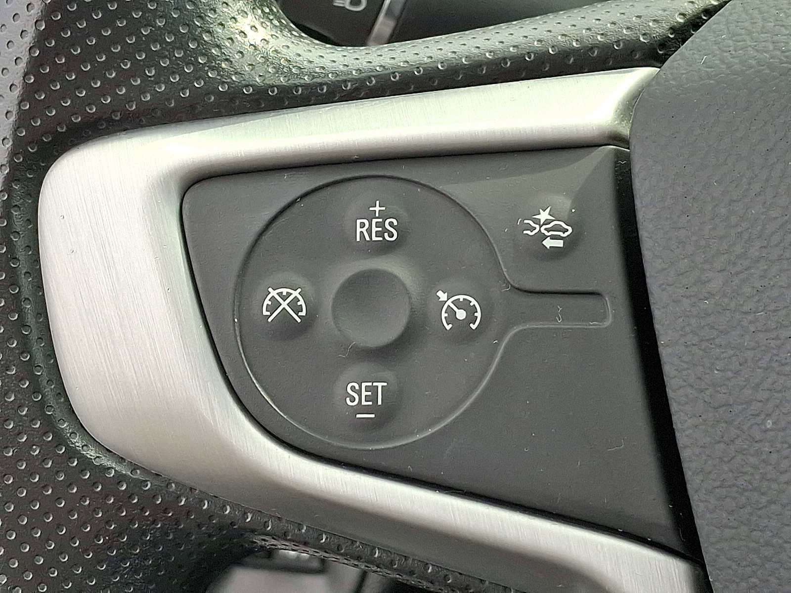 Used 2023 GMC Acadia SLE w/ Driver Convenience Package image 20