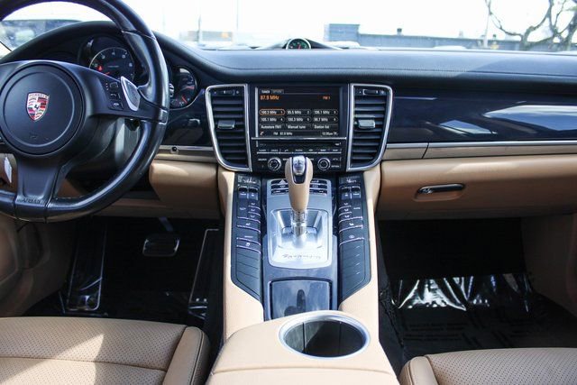 Used 2015 Porsche Panamera 4 image 18