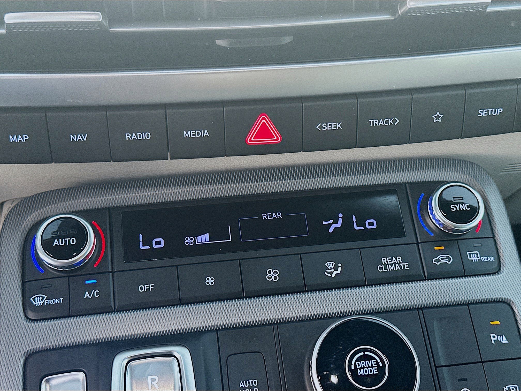 Certified 2024 Hyundai Palisade Limited image 13