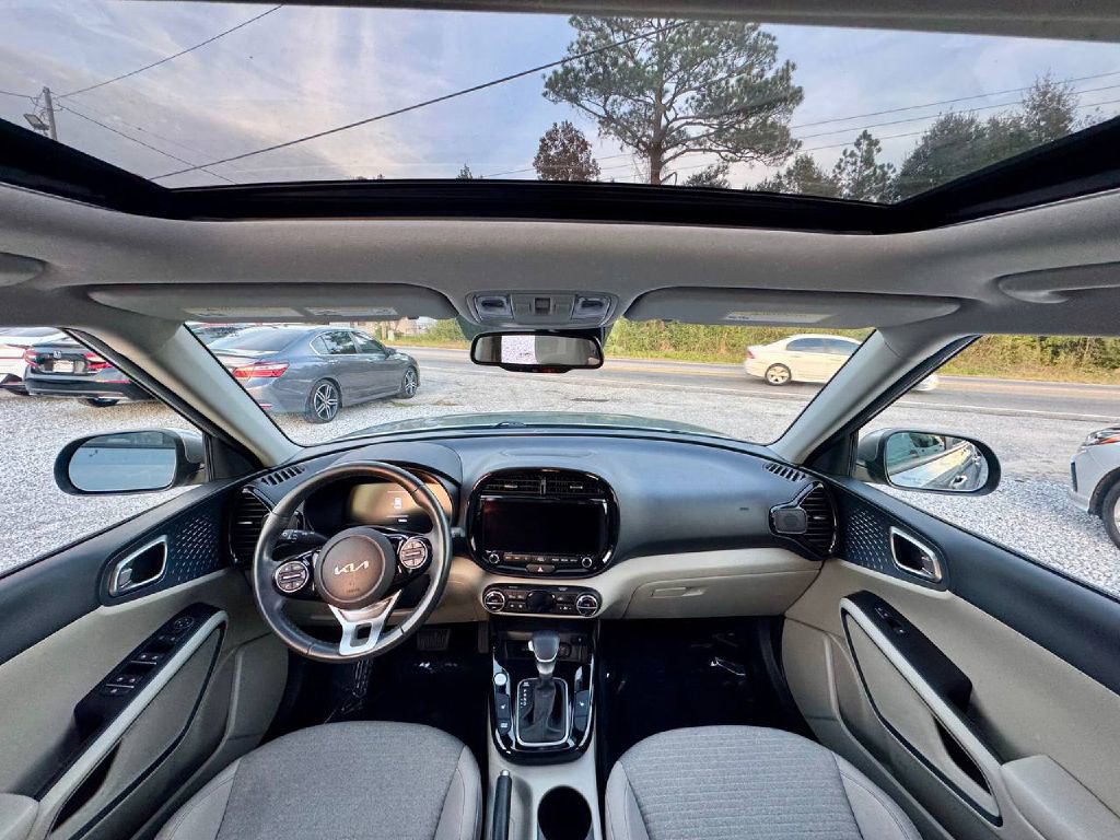 Used 2023 Kia Soul EX image 11