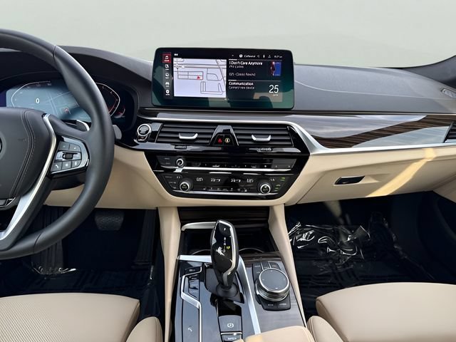 Certified 2023 BMW 530i xDrive w/ Premium Package AWD/4WD image 17