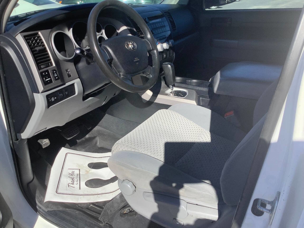 Used 2013 Toyota Tundra Grade 4x4 4dr CrewMax Cab Pick image 27