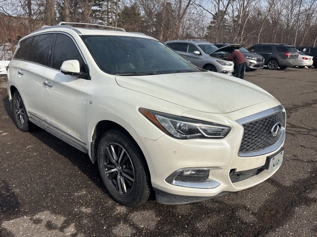 Used 2019 INFINITI QX60 Luxe w/ Essential Package image 3