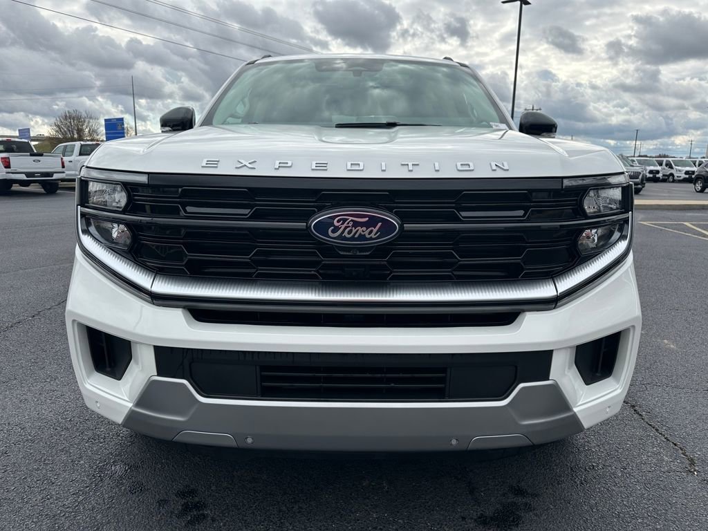 New 2025 Ford Expedition Max Platinum w/ Driver's Package image 3