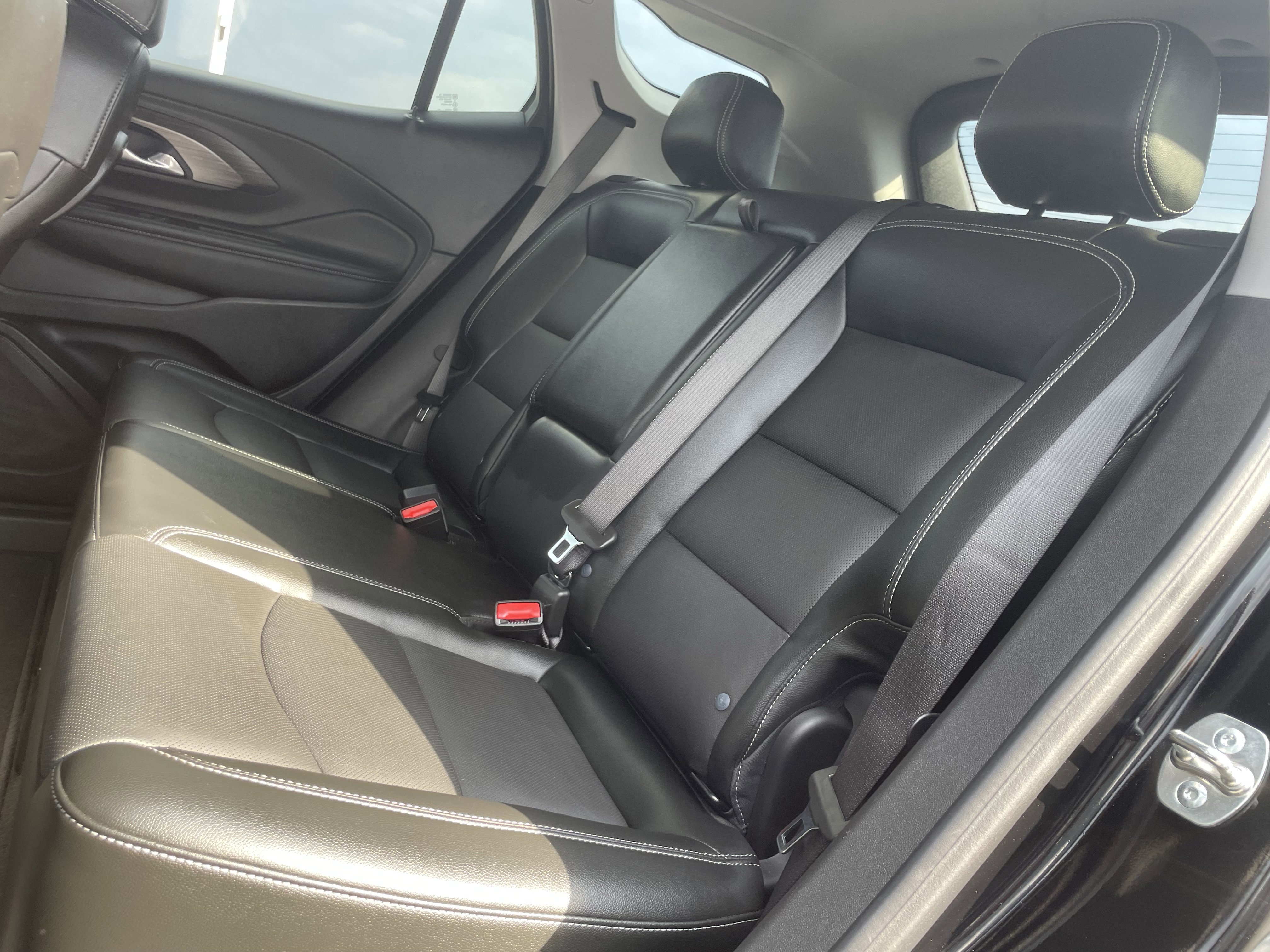 Used 2024 GMC Terrain SLT image 13