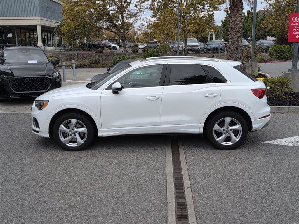 Used 2019 Audi Q3 2.0T Premium AWD/4WD image 9