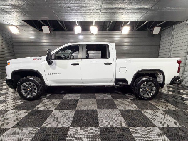 Used 2024 Chevrolet Silverado 2500 Custom w/ Custom Value Package image 8