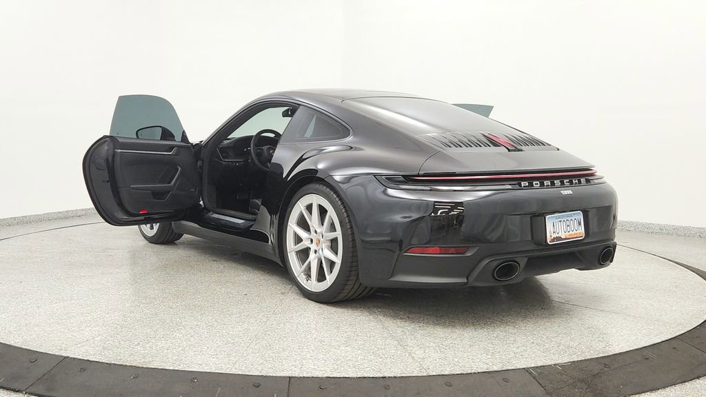 Used 2025 Porsche 911 Carrera RWD image 10
