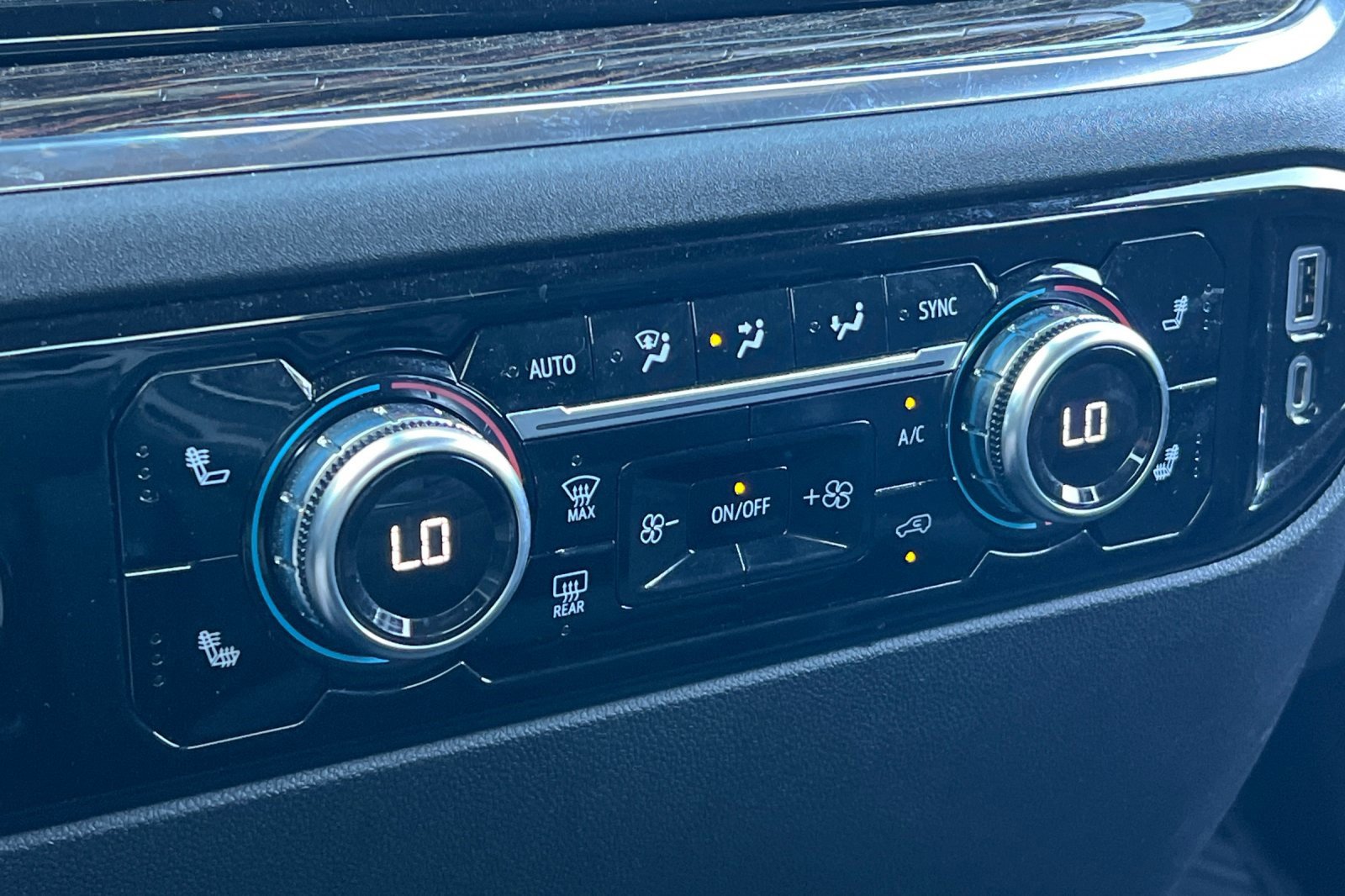 Used 2023 GMC Sierra 1500 Elevation image 28