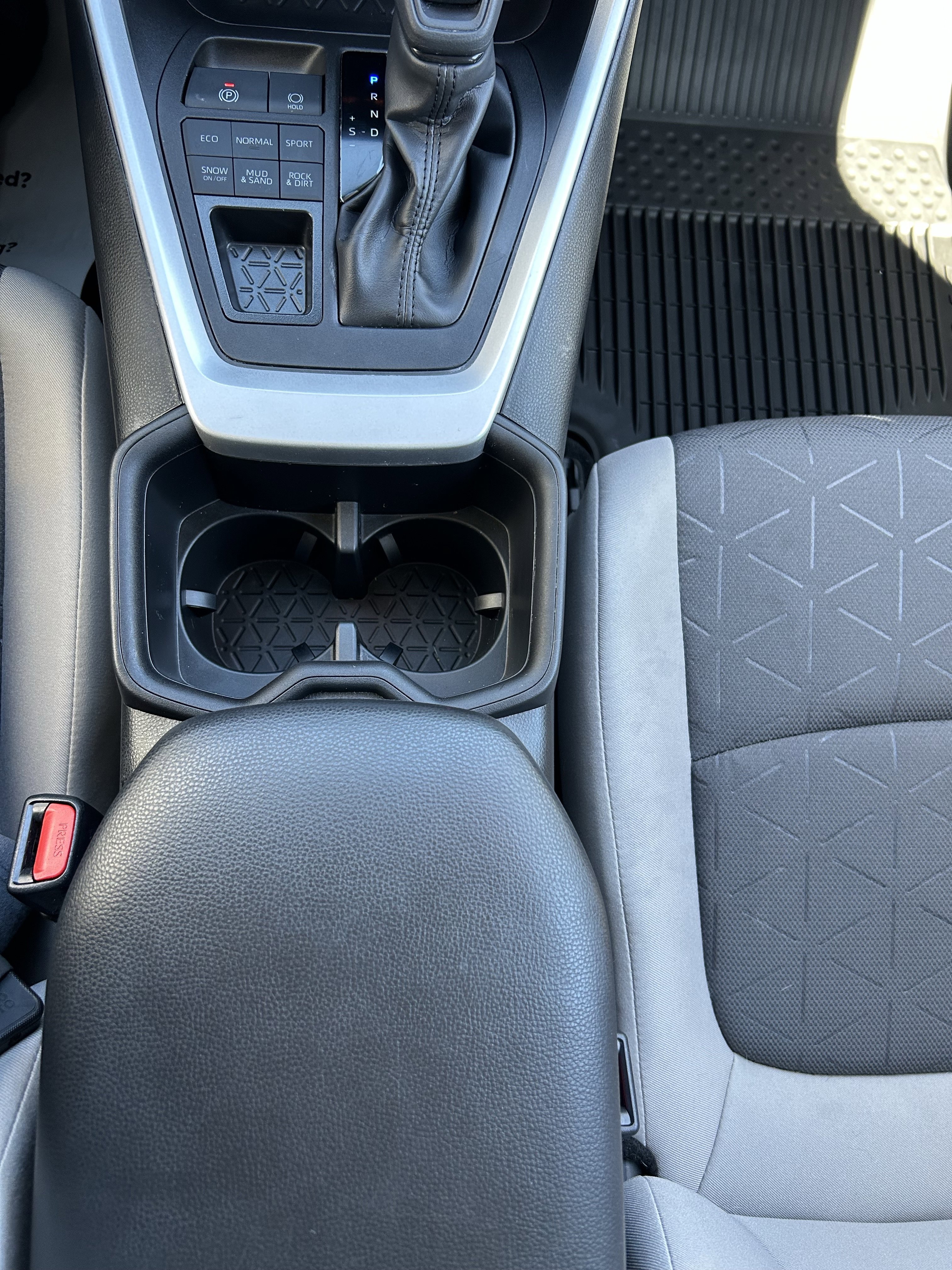 Certified 2024 Toyota RAV4 XLE w/ Convenience Package image 30