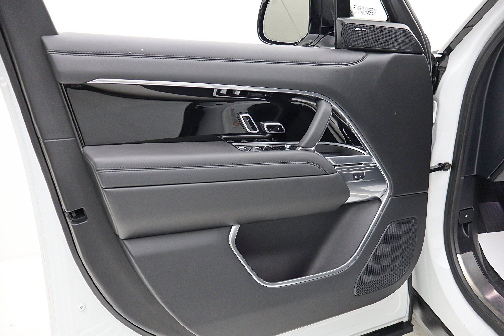 Used 2024 Land Rover Range Rover SE AWD/4WD image 40