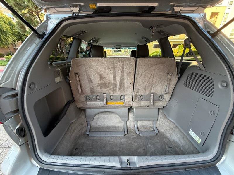 Used 2010 Toyota Sienna LE FWD image 17