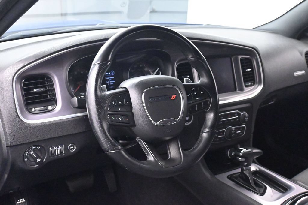 Used 2022 Dodge Charger SXT w/ Blacktop Package AWD/4WD image 22
