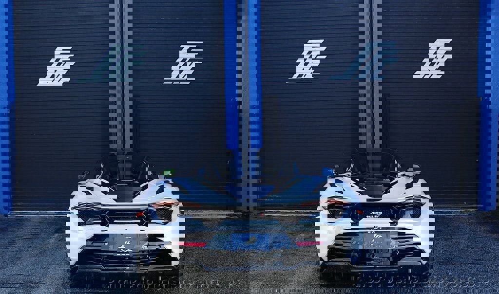 Used 2018 McLaren 720S Luxury RWD image 7