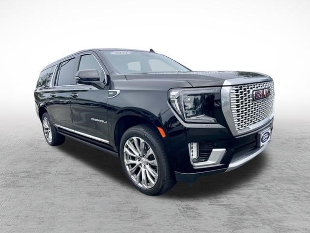 Used 2021 GMC Yukon XL Denali w/ Denali Ultimate Package AWD/4WD image 3