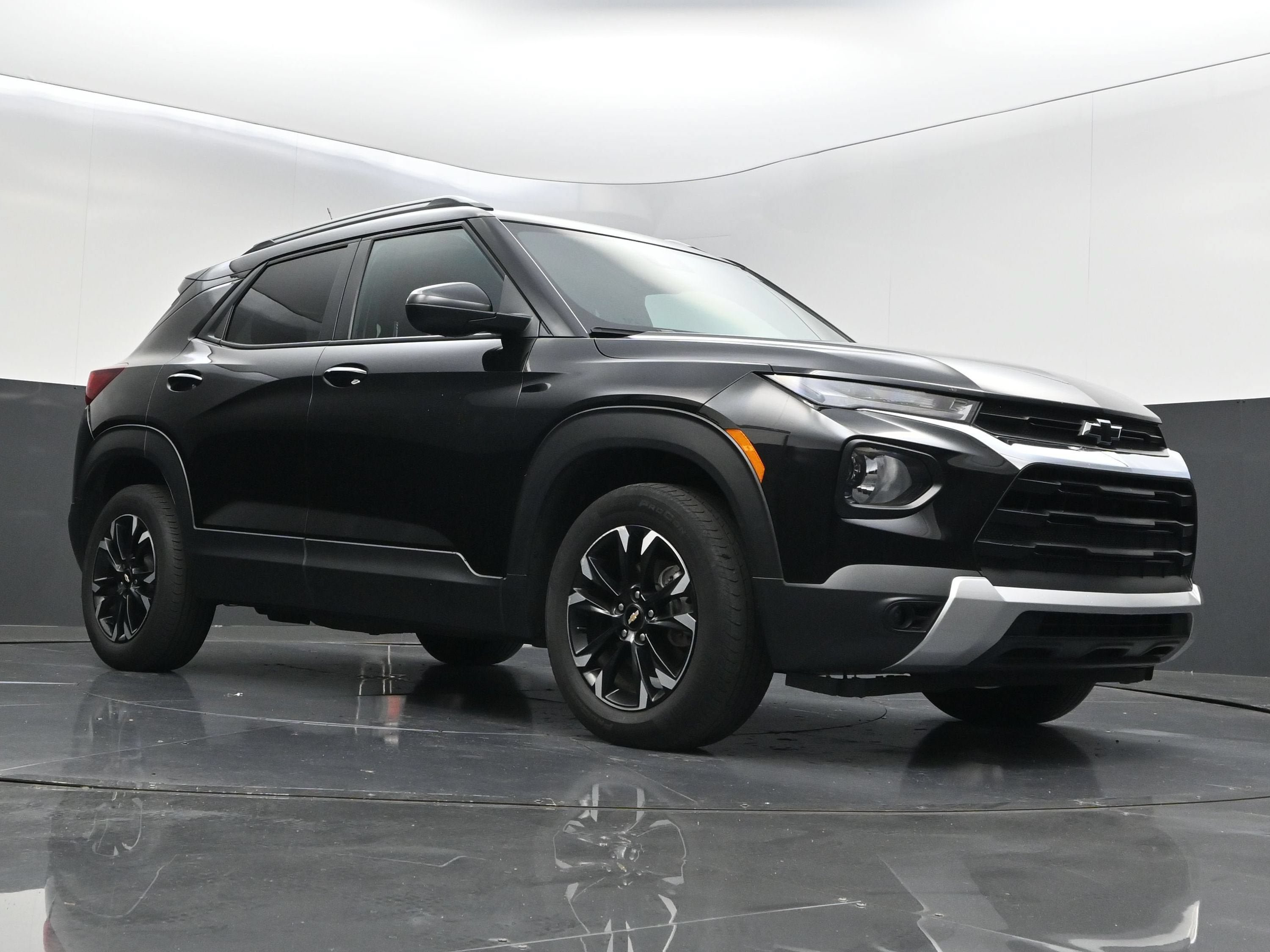 Used 2023 Chevrolet TrailBlazer LT w/ Convenience Package AWD/4WD image 35