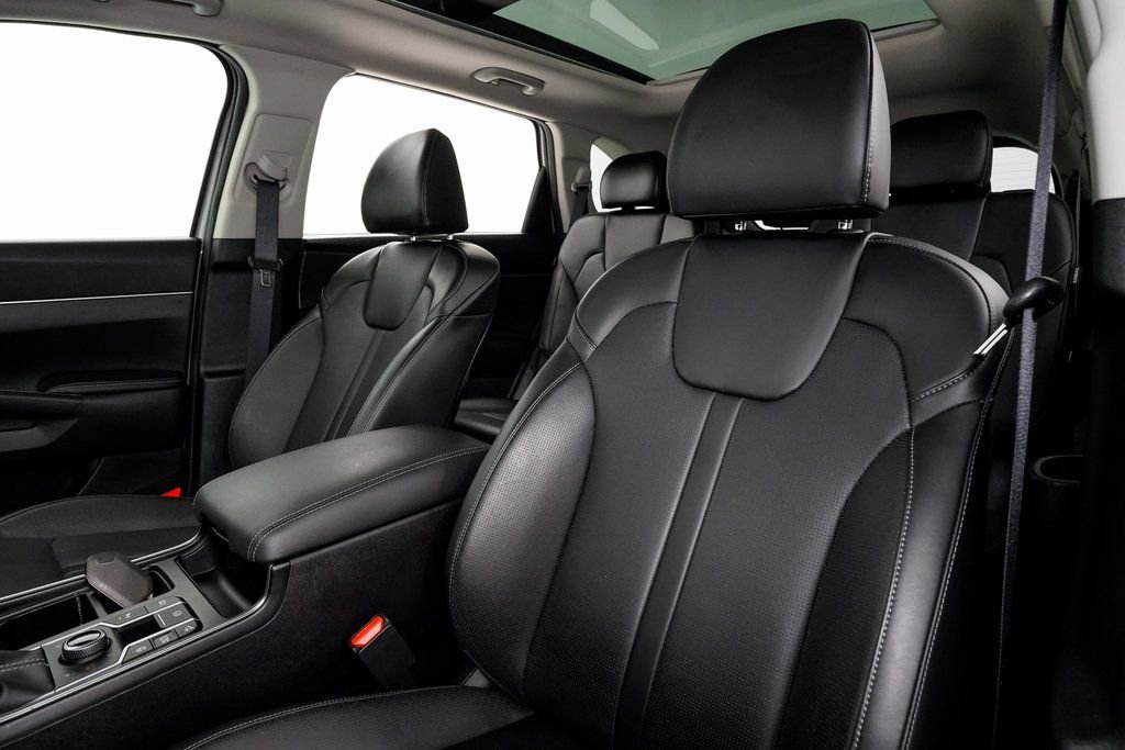 Certified 2024 Kia Sorento X-Line EX image 9