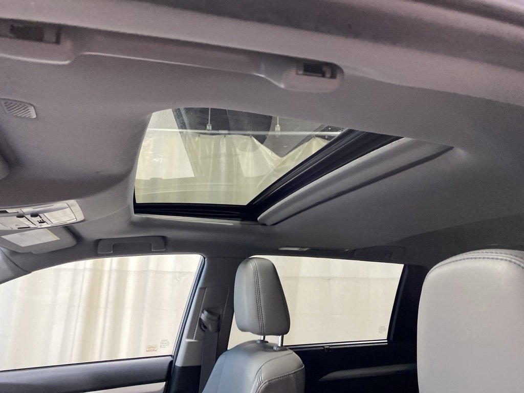 Used 2019 Toyota Highlander XLE image 2