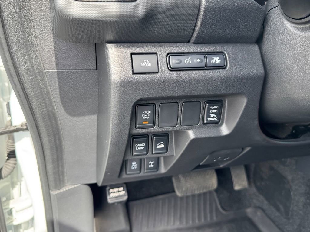 Used 2023 Nissan Frontier PRO-4X w/ Pro-4X Premium Package AWD/4WD image 17