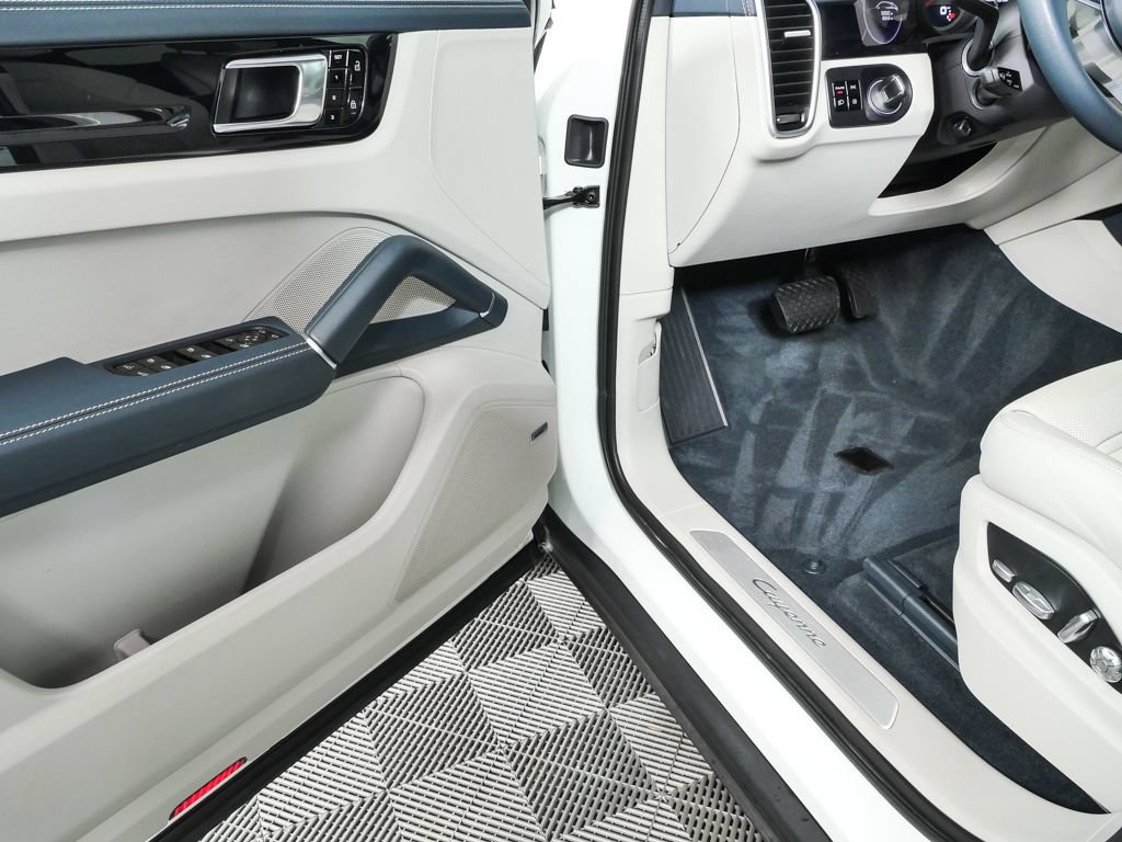 Certified 2021 Porsche Cayenne Coupe AWD/4WD image 8