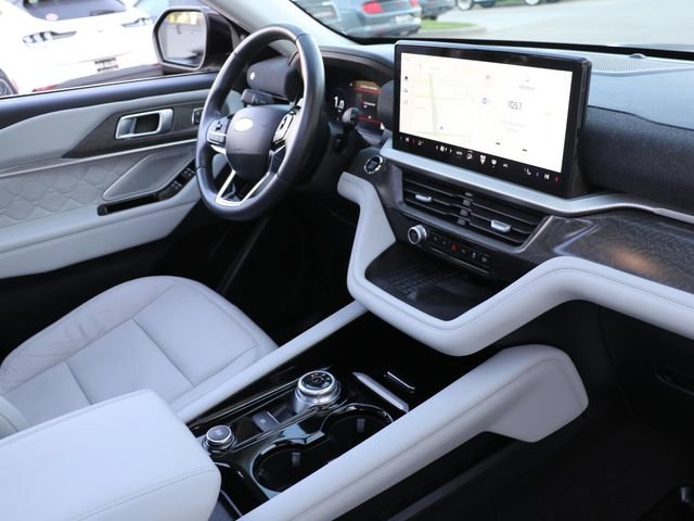 Used 2025 Ford Explorer Platinum w/ Ultimate Package AWD/4WD image 11