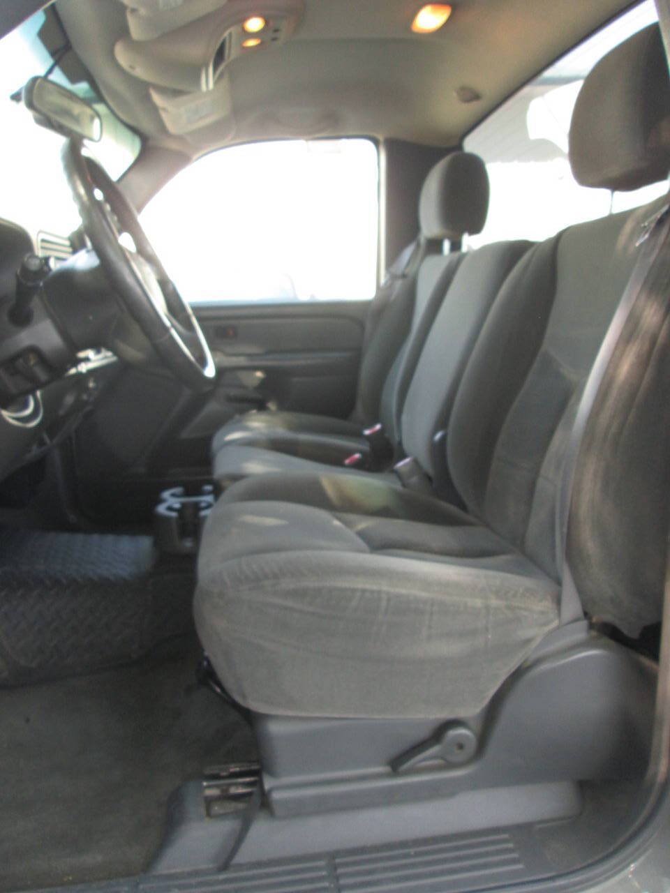 Used 2007 Chevrolet Silverado 2500 LT AWD/4WD image 16