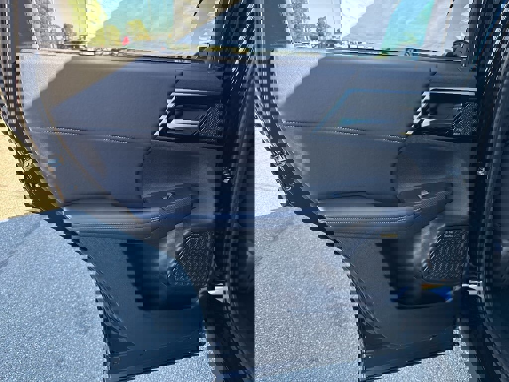 New 2025 Mitsubishi Outlander SE image 30