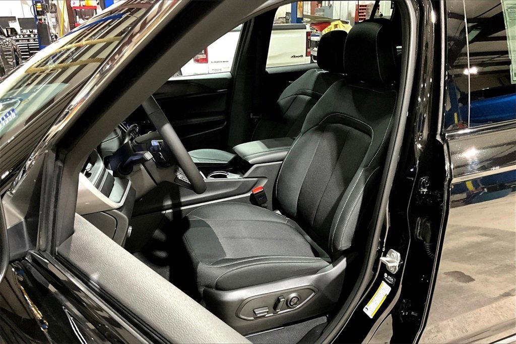 New 2025 Jeep Grand Cherokee L Laredo w/ Luxury Tech Group I image 9