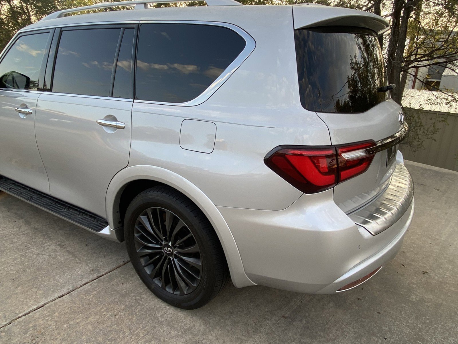 Used 2021 INFINITI QX80 Premium Select w/ All-Season Package image 6