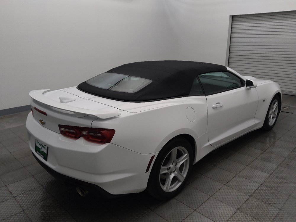 Used 2020 Chevrolet Camaro LT RWD image 9